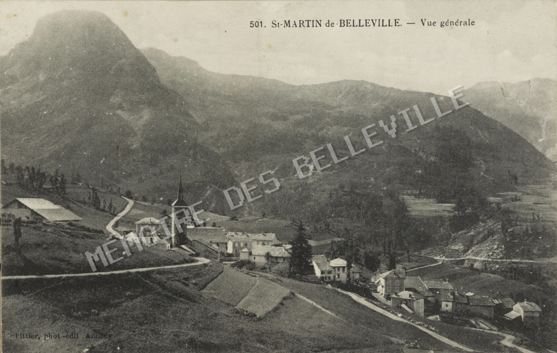 Vue générale de Saint-Martin-de-Belleville, photographiée et éditée par Auguste et Ernest Pittier entre 1899 et 1922. Vue générale de Saint-Martin-de-Belleville entre 1899 et 1922, photographiée par Auguste et Ernest Pittier.